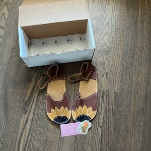 Everleigh Meadow Sunflower Explorer Sandal (MAMA)